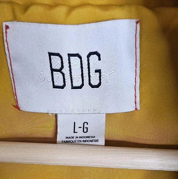 BDG x Urban Outfitters Sherpa Colorblock Powder Parka - Red Multicolor - Size L - Picture 3 of 10